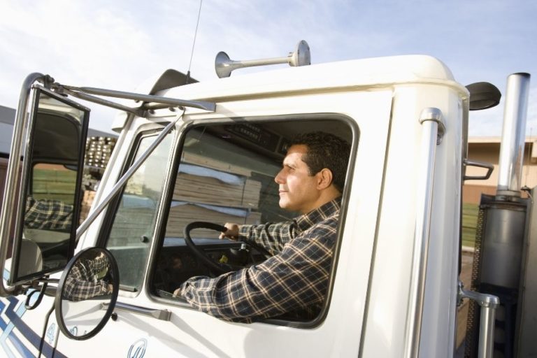 Tips for Maintaining Alertness While Driving a Truck
