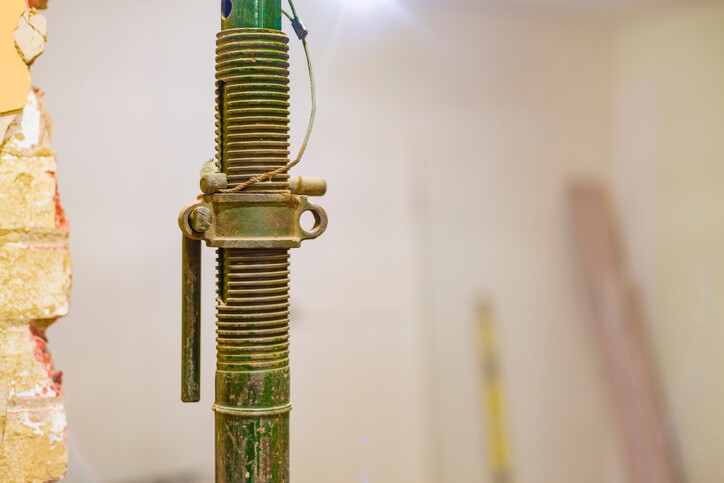 Building acrow prop