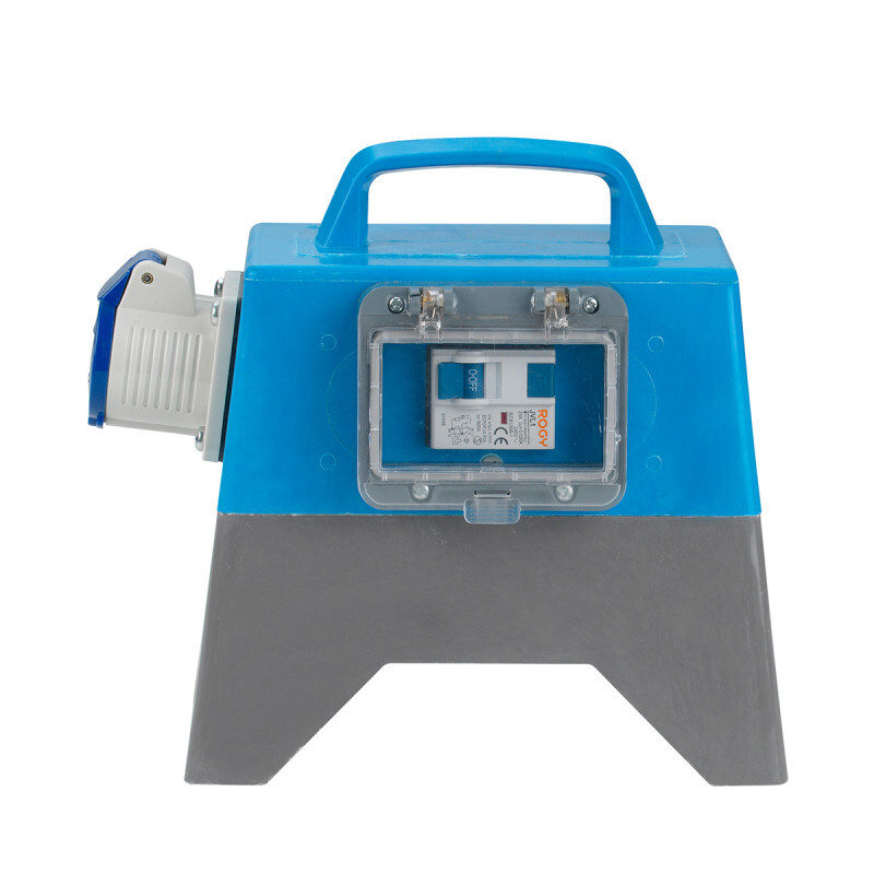Defender 230v RCD E11090 13amp plug to 16amp socket - Weight 4kg