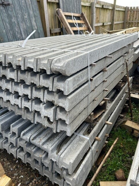 Concrete slotted posts