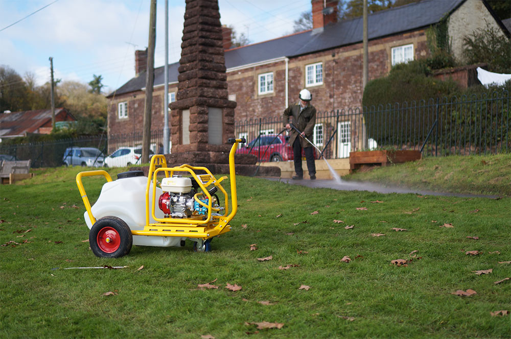 Cold Water Petrol Pressure Washer with Mini Bowser